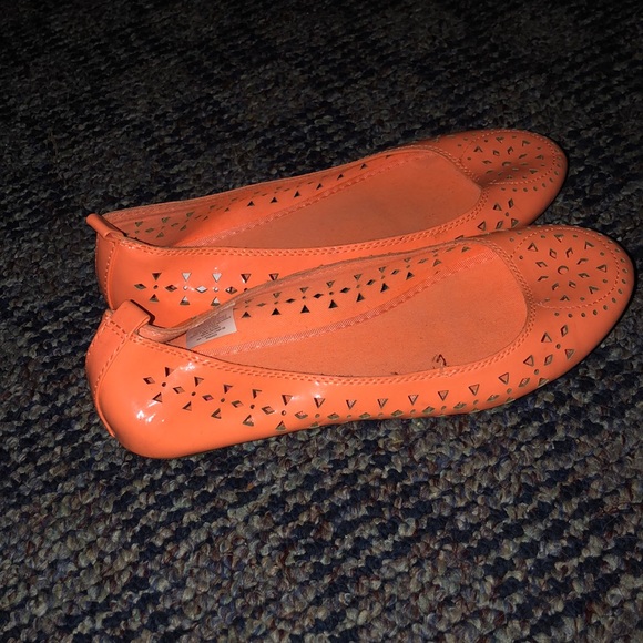 flats - Picture 2 of 2